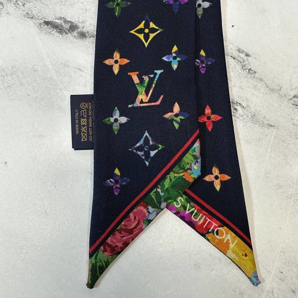 ❌❌ LOUIS VUITTON Garden Bandeau Silk Scarf BB LV Blue Roses Monogram flowers NEW - Picture 7 of 10